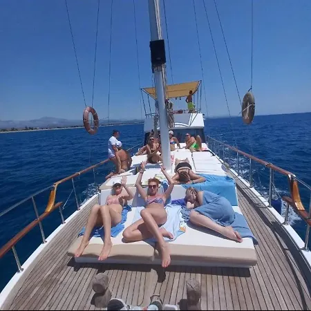 Vip Boat * Sidé