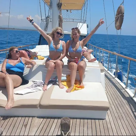 Vip Boat Bateau-hôtel Sidé